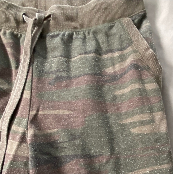 Z Supply Camo Joggers - Picture 4 of 6